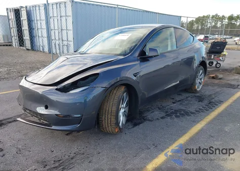 2023 Tesla Model Y Awd/Long Range Dual Motor All-Wheel Drive z USA, uszkodzony, nr VIN 7SAYGDEE6PF892294
